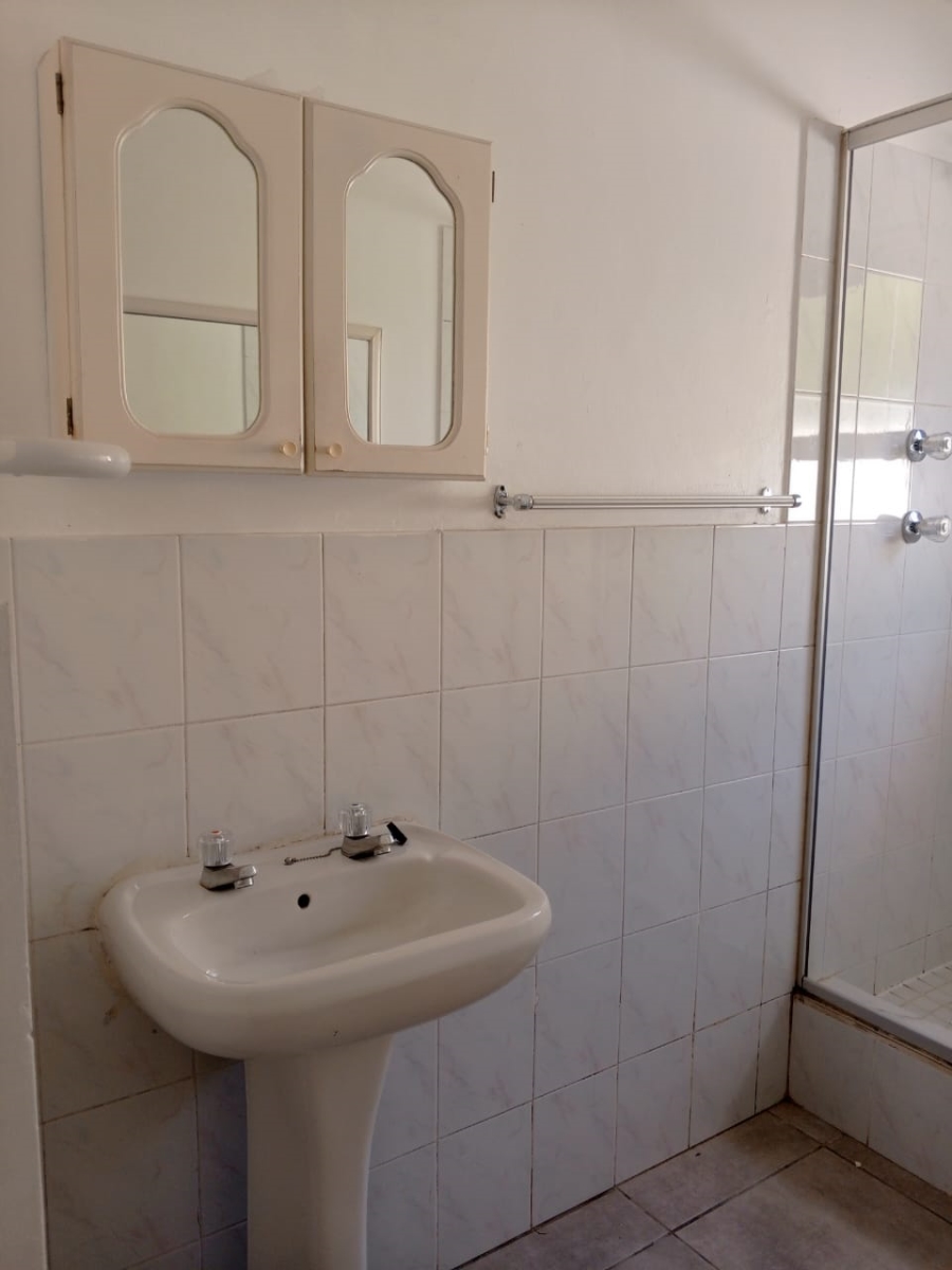 To Let 3 Bedroom Property for Rent in Mountainside Western Cape